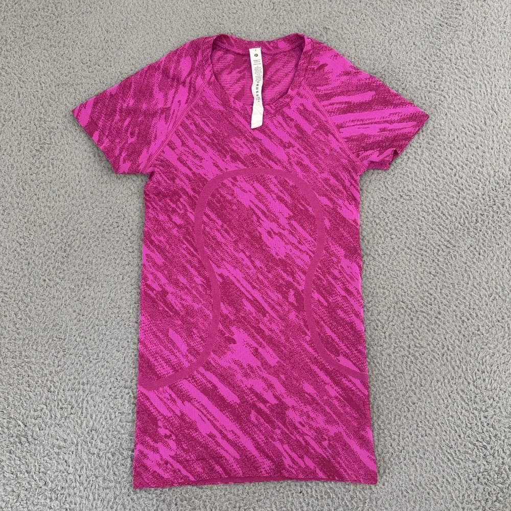 Lululemon Swiftly Tech Short Sleeve Shirt Mesh Camo Pow Pink‎ Athletic Women's 2